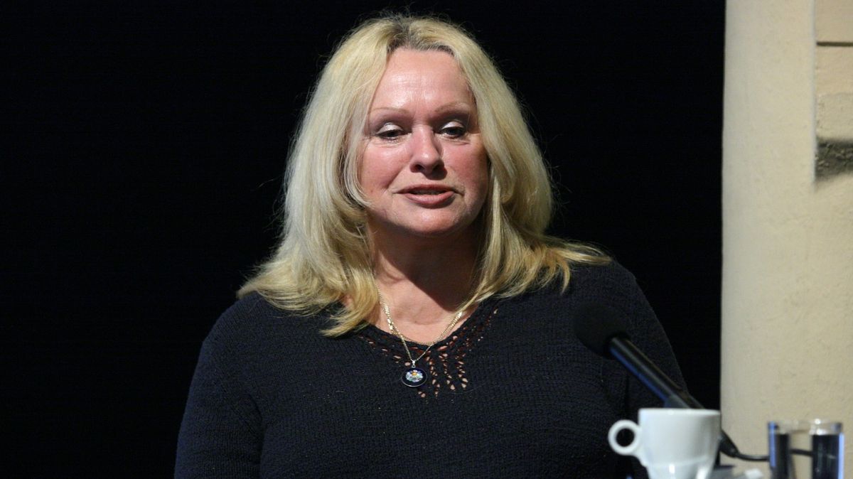 Zemřela výtvarnice a herečka Věra Křesadlová